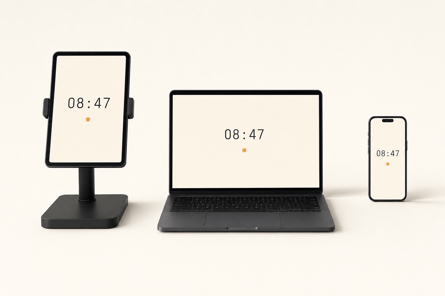 Vista conceptual: una tableta en soporte de kiosco, una laptop y un teléfono muestran la misma pantalla con la hora 08:47